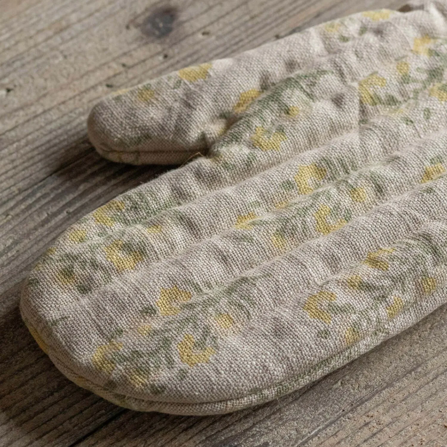 Graham & Green Amelia Block Printed Oven Mitt
