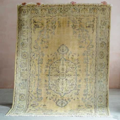 Graham & Green Arden Knotted Wool Rug 180 x 270cm