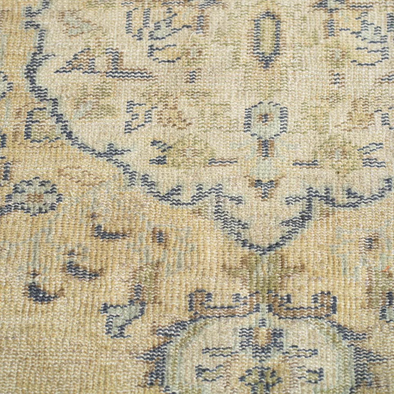 Graham & Green Arden Knotted Wool Rug 180 x 270cm