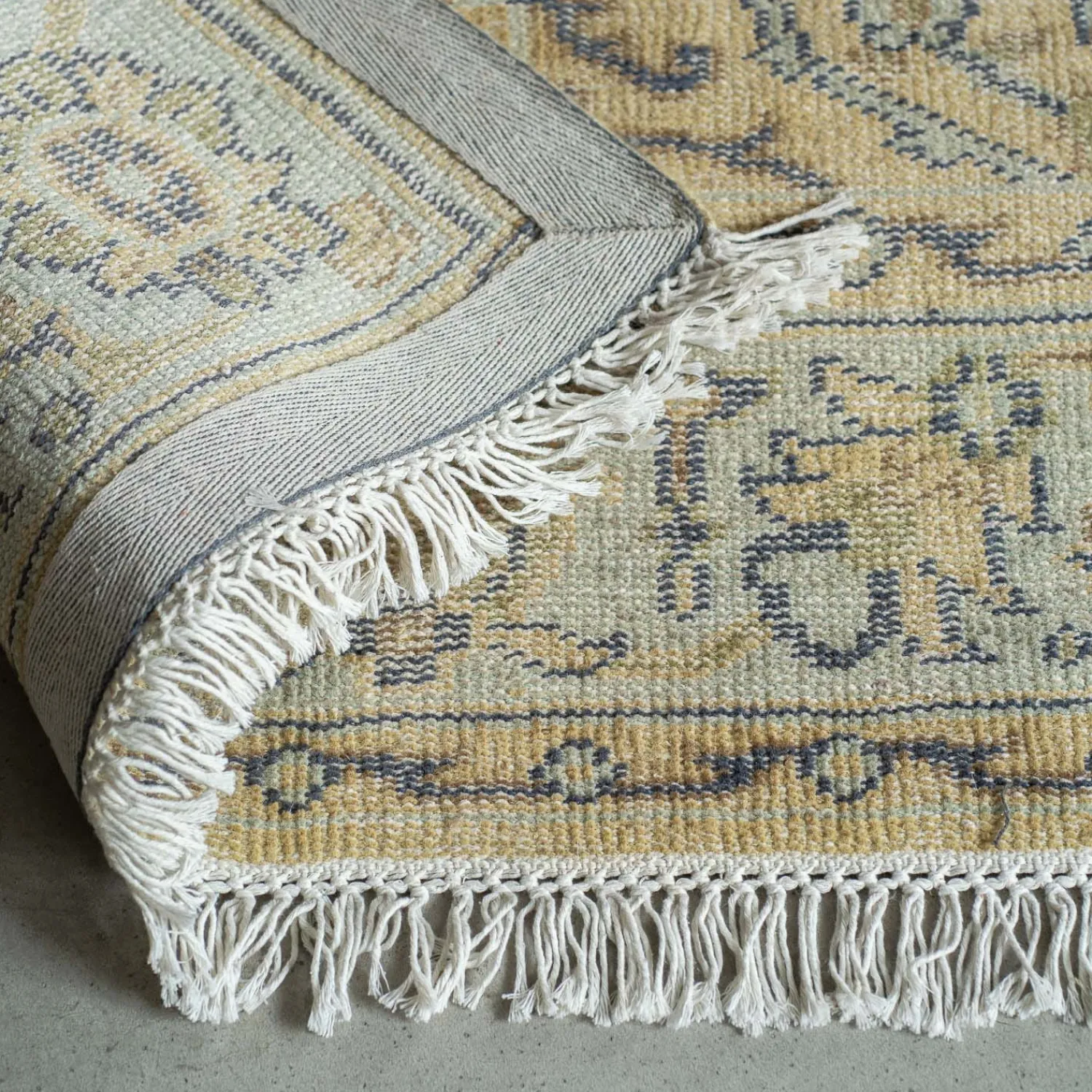 Graham & Green Arden Knotted Wool Rug 180 x 270cm