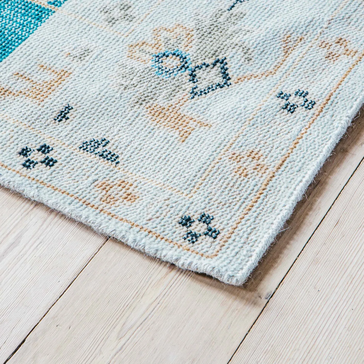 Graham & Green Arianna Hand-Knotted Rug 183 x 274cm