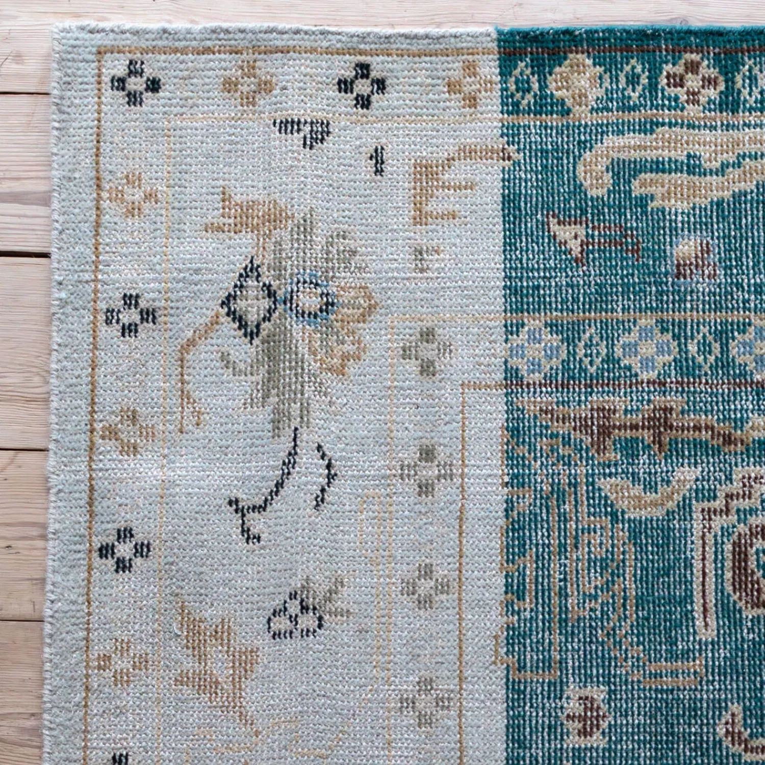 Graham & Green Arianna Hand-Knotted Rug 183 x 274cm