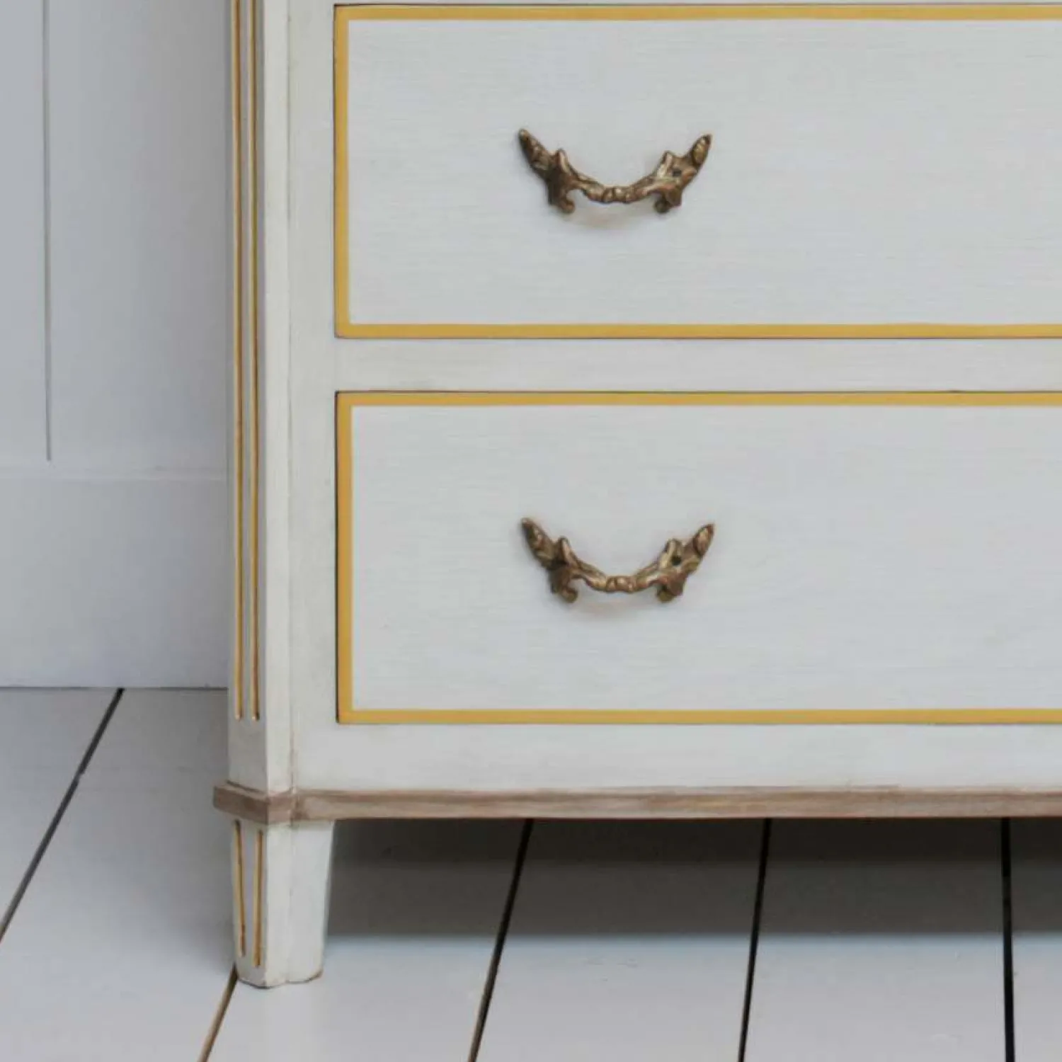 Graham & Green Chantilly Wardrobe