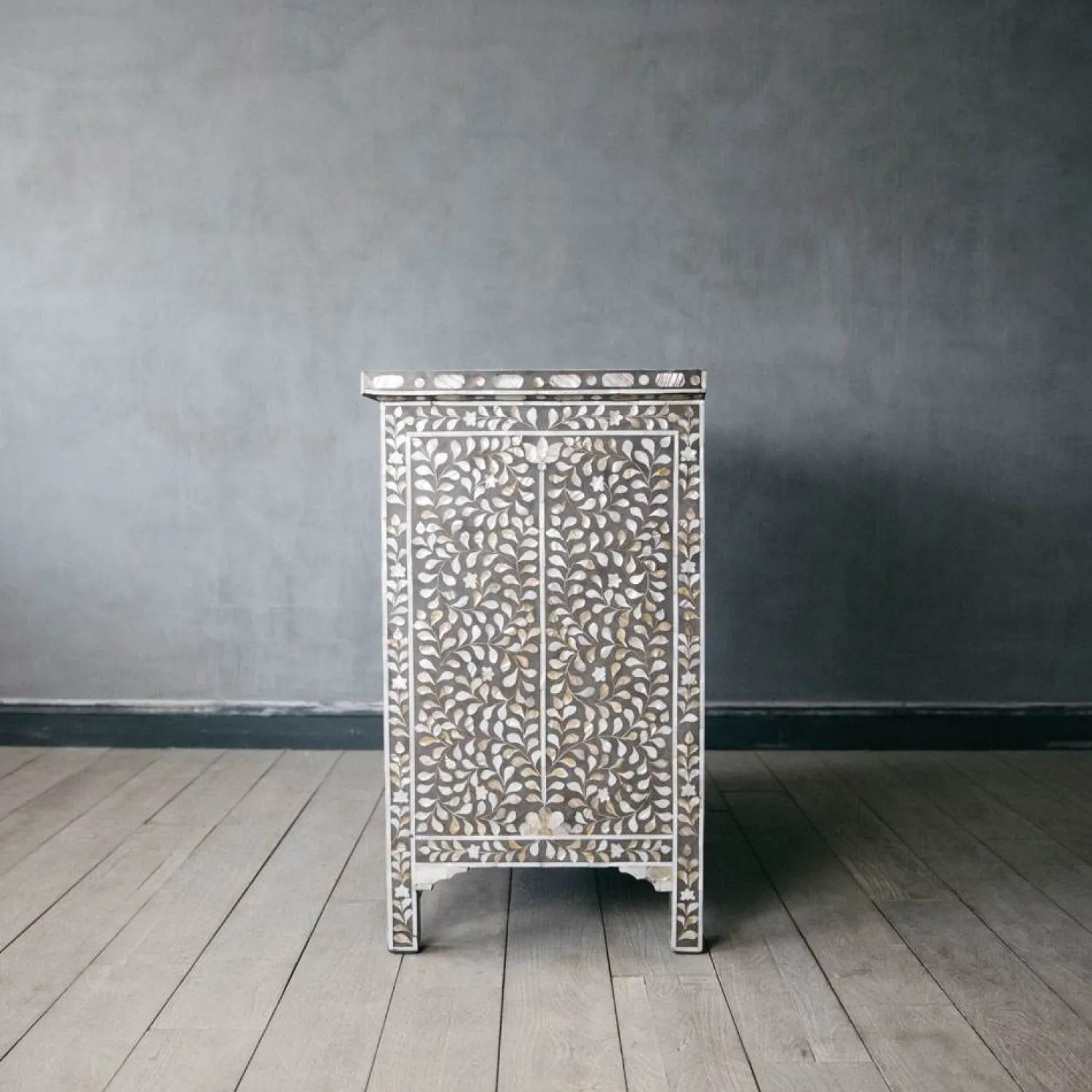 Graham & Green Classic Grey Mother of Pearl Chest of Drawers