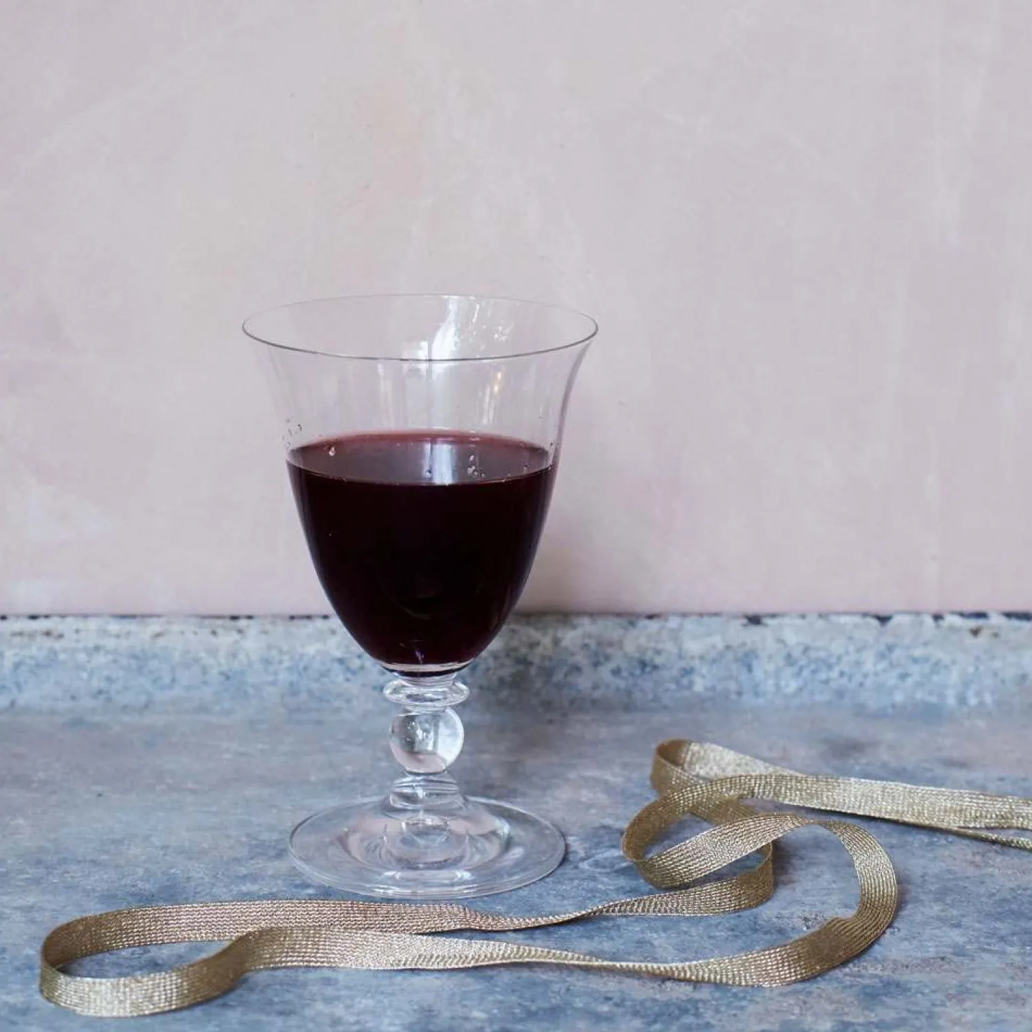 Graham & Green Curved French Wine Glass