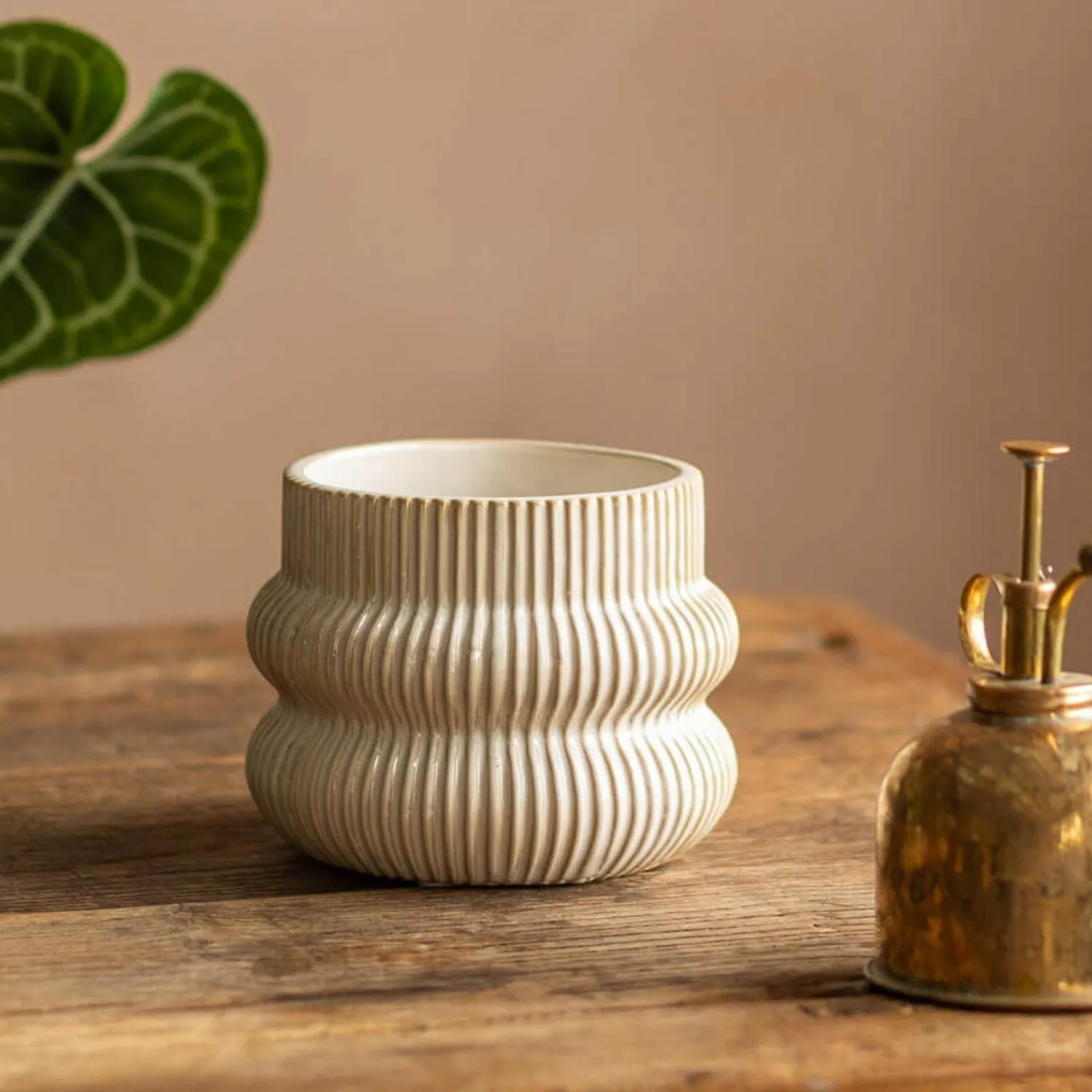 Graham & Green Distressed White Fluted Plant Pots