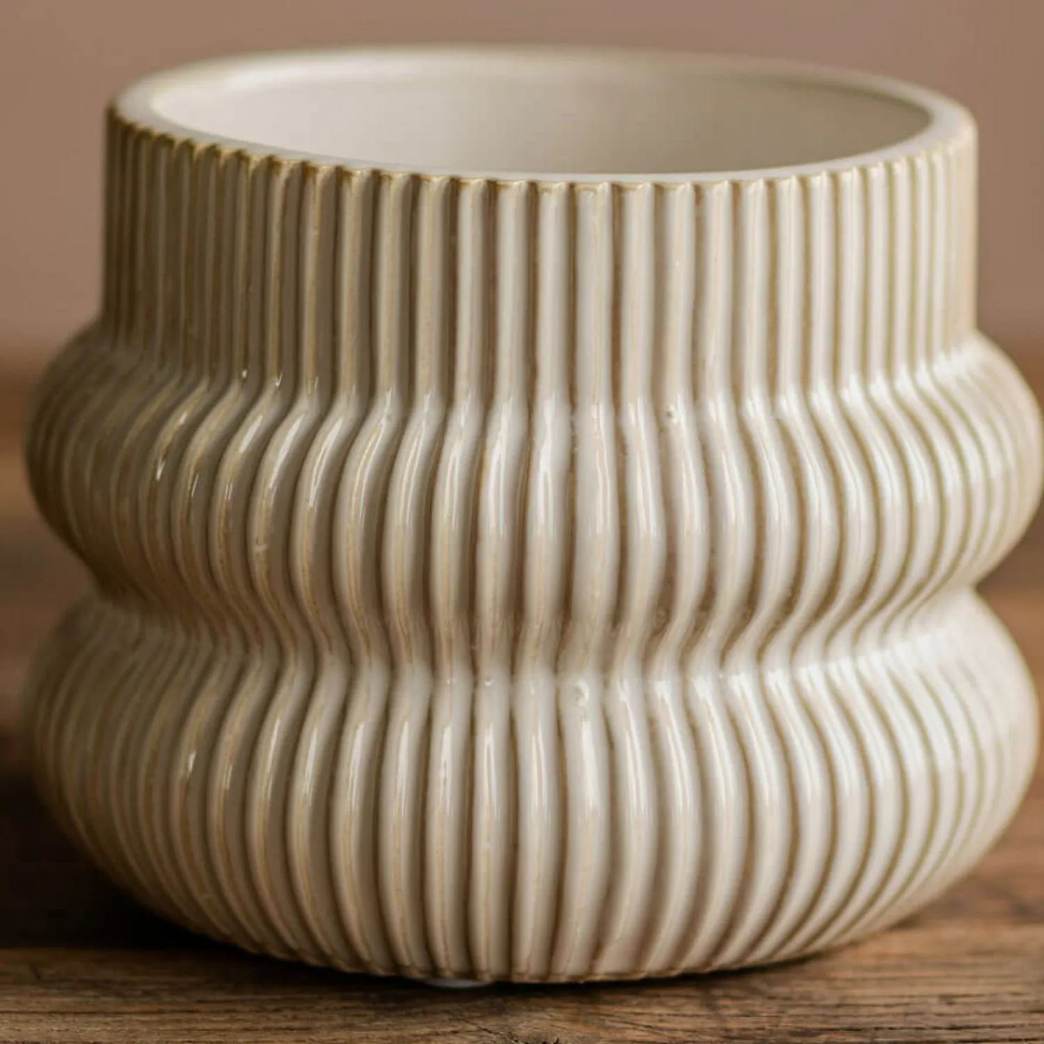 Graham & Green Distressed White Fluted Plant Pots