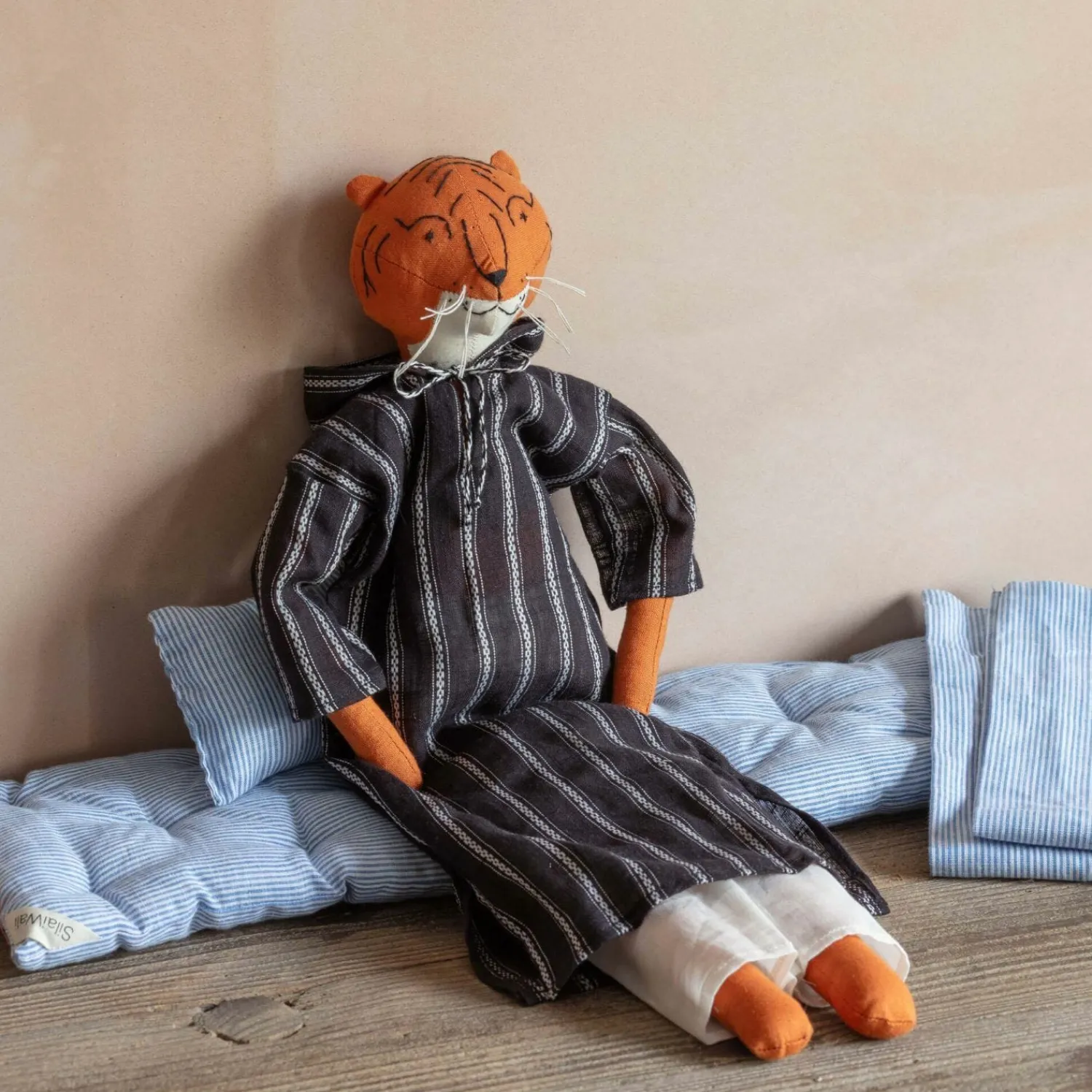 Graham & Green Djour The Tiger Rag Doll