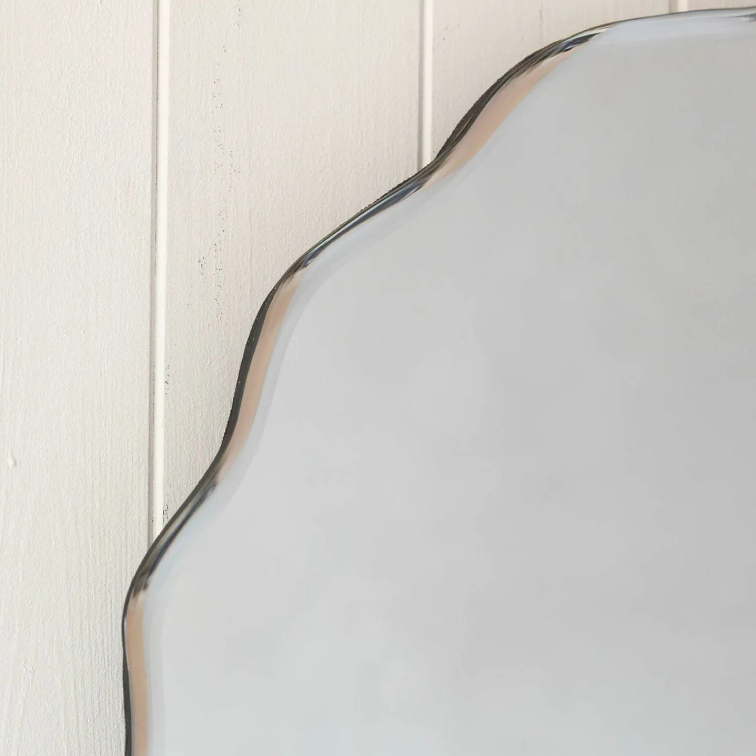 Graham & Green Durley Scalloped Round Wall Mirror