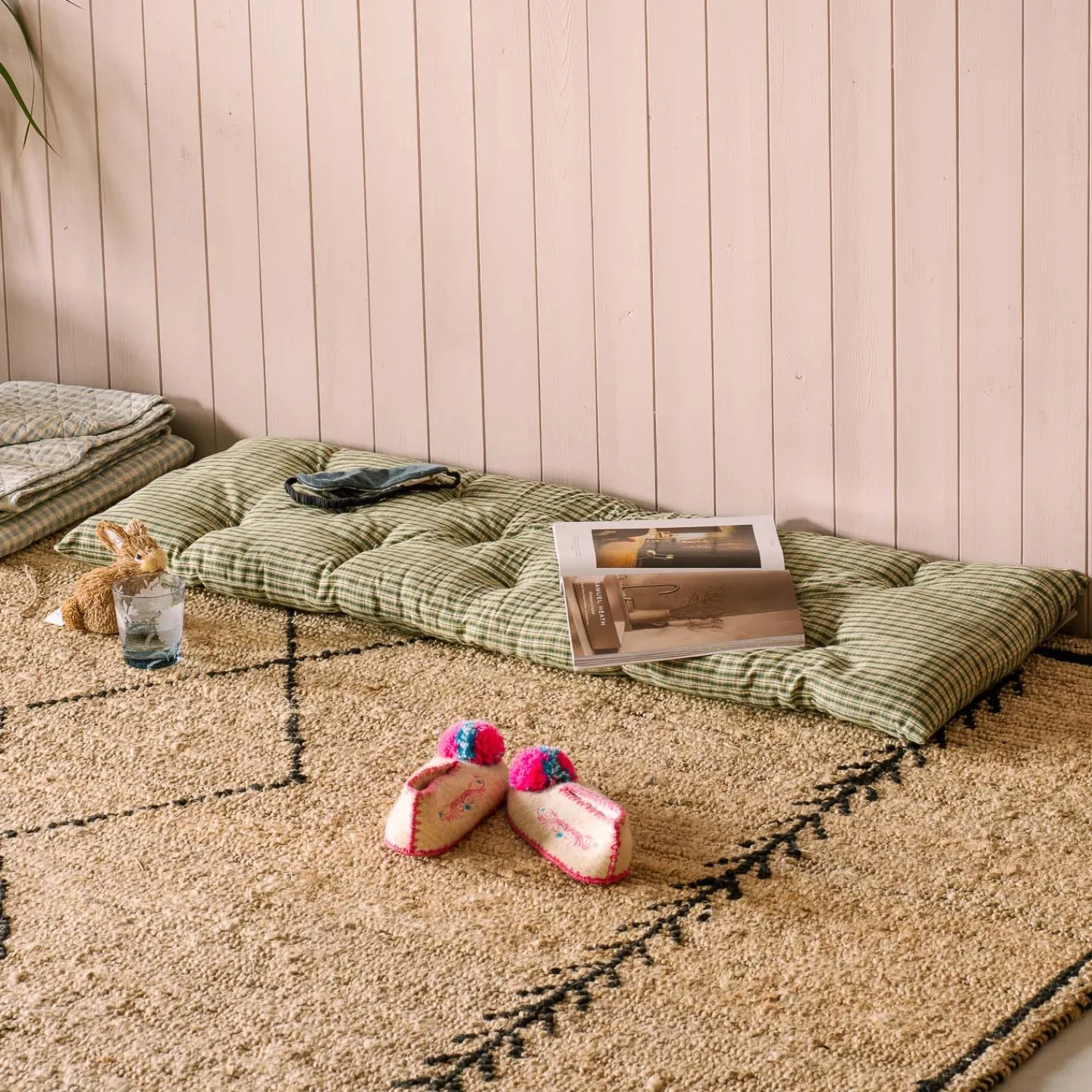 Graham & Green Green Check Bed Roll