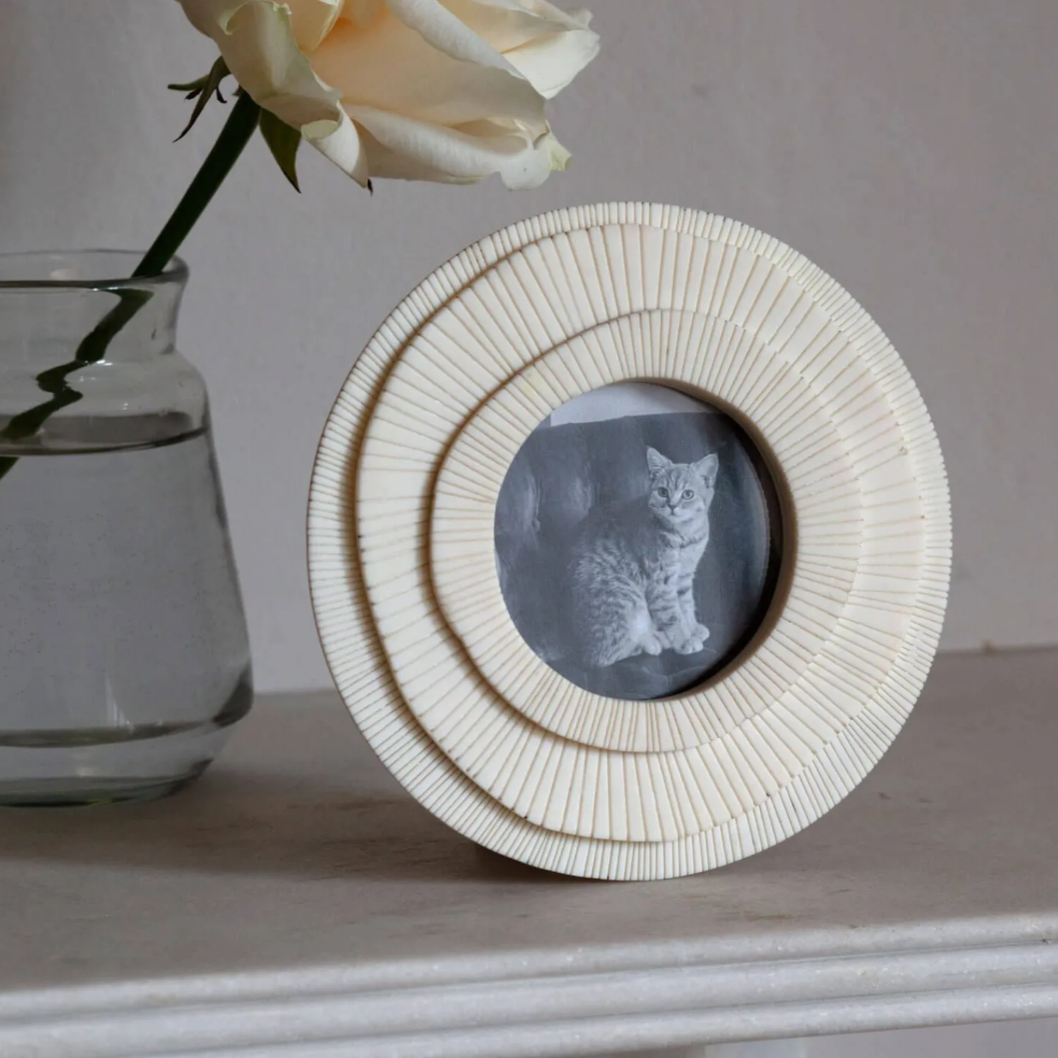 Graham & Green Ivory Round Layered Photo Frame