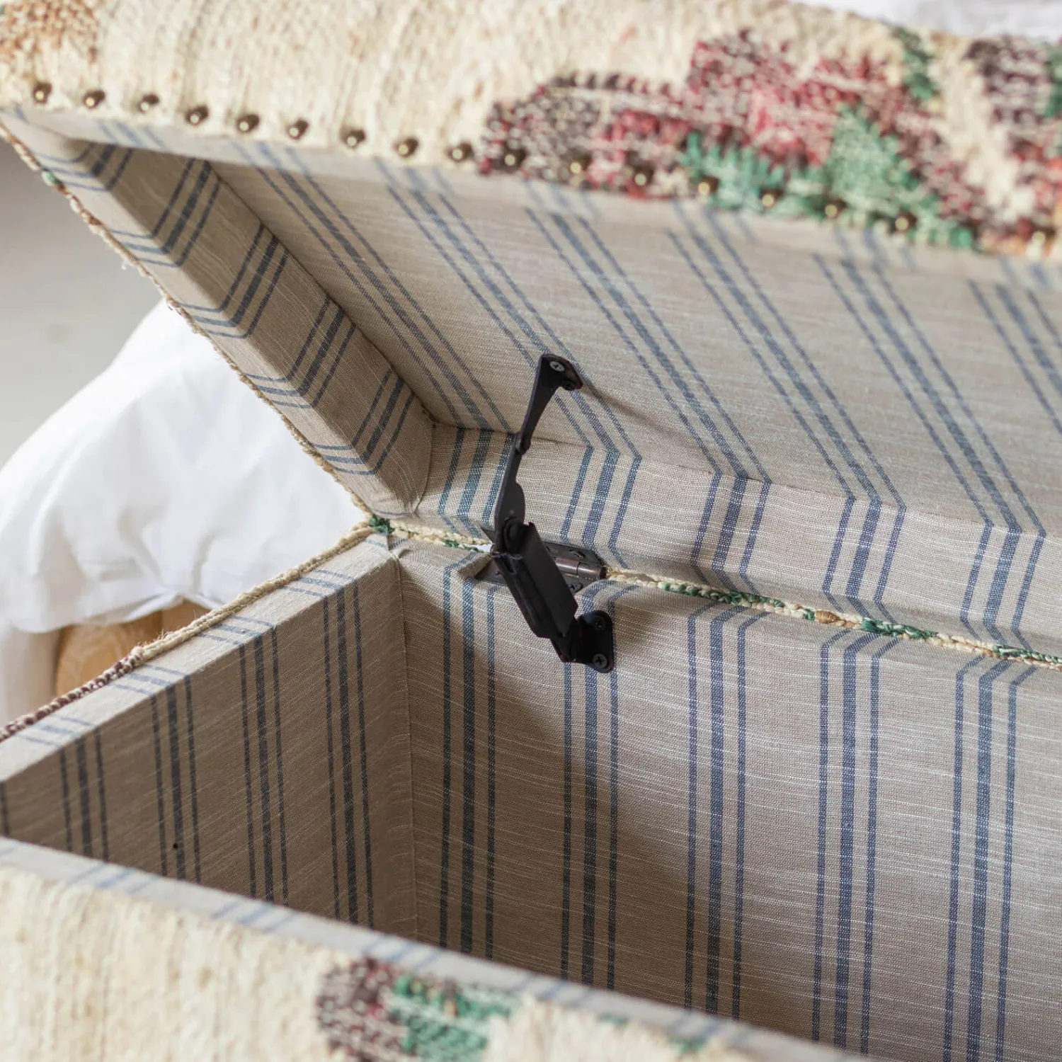 Graham & Green June Jute Floral Blanket Box