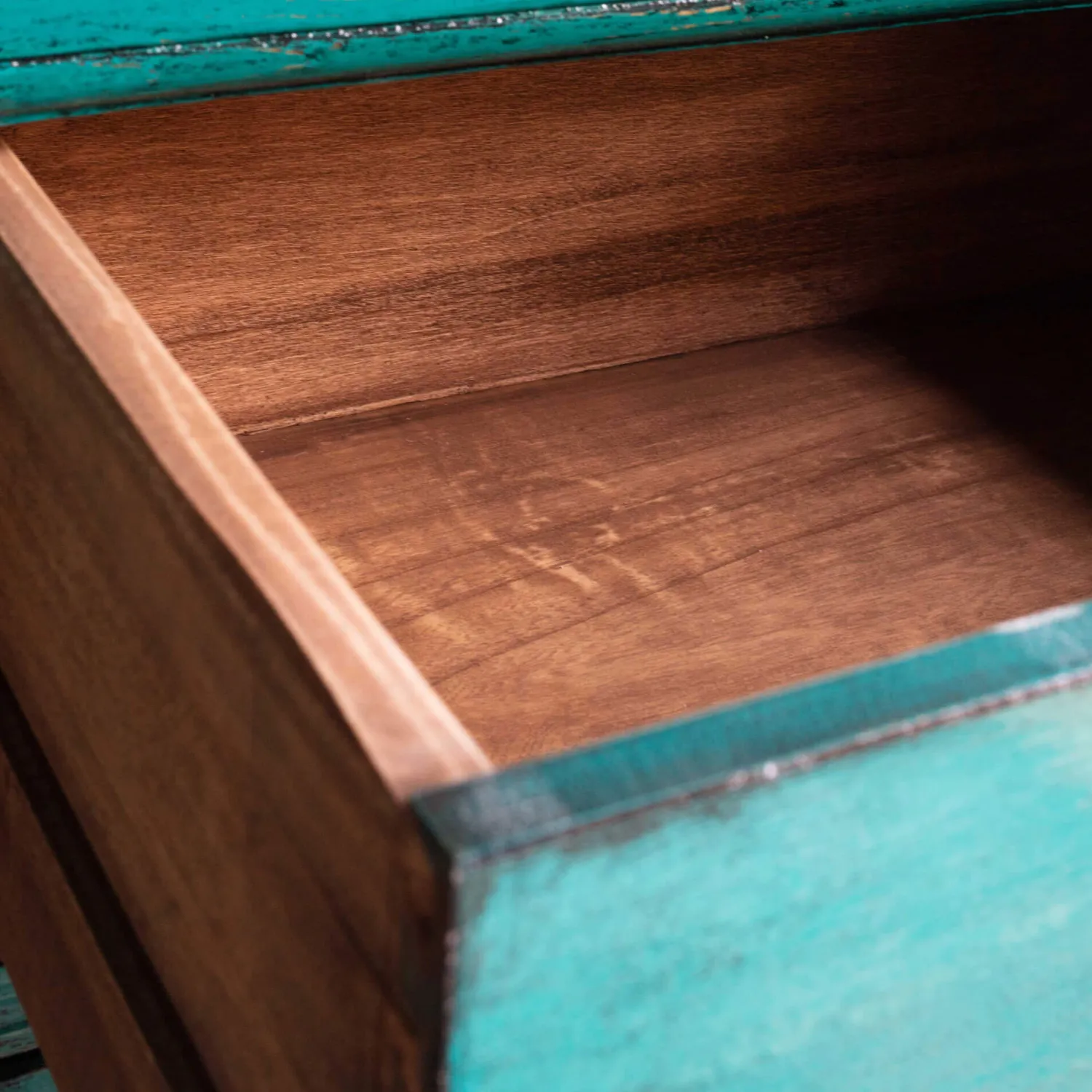 Graham & Green Leshan Peacock Chest of Drawers