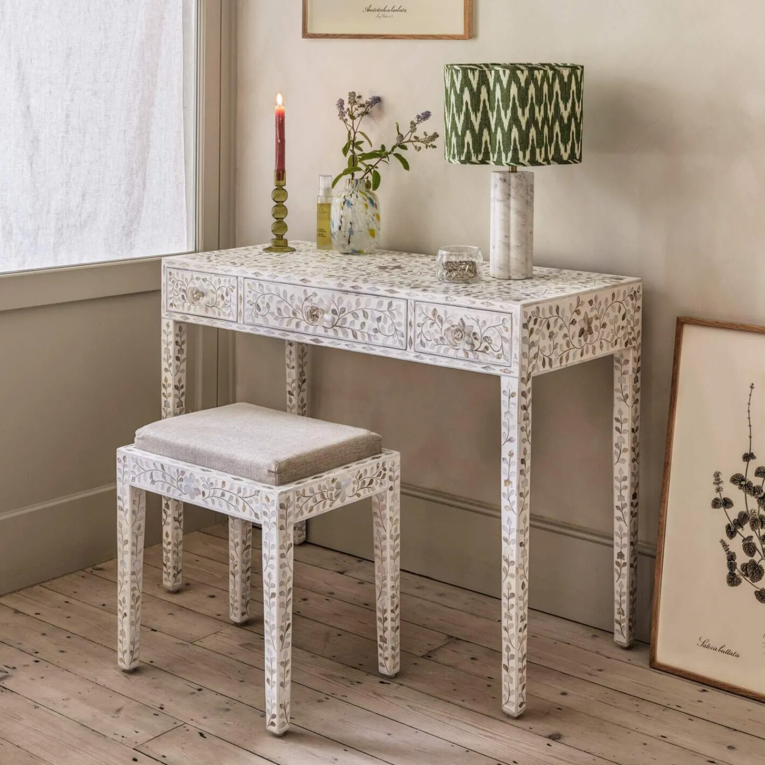 Graham & Green Maxi White Mother of Pearl Stool