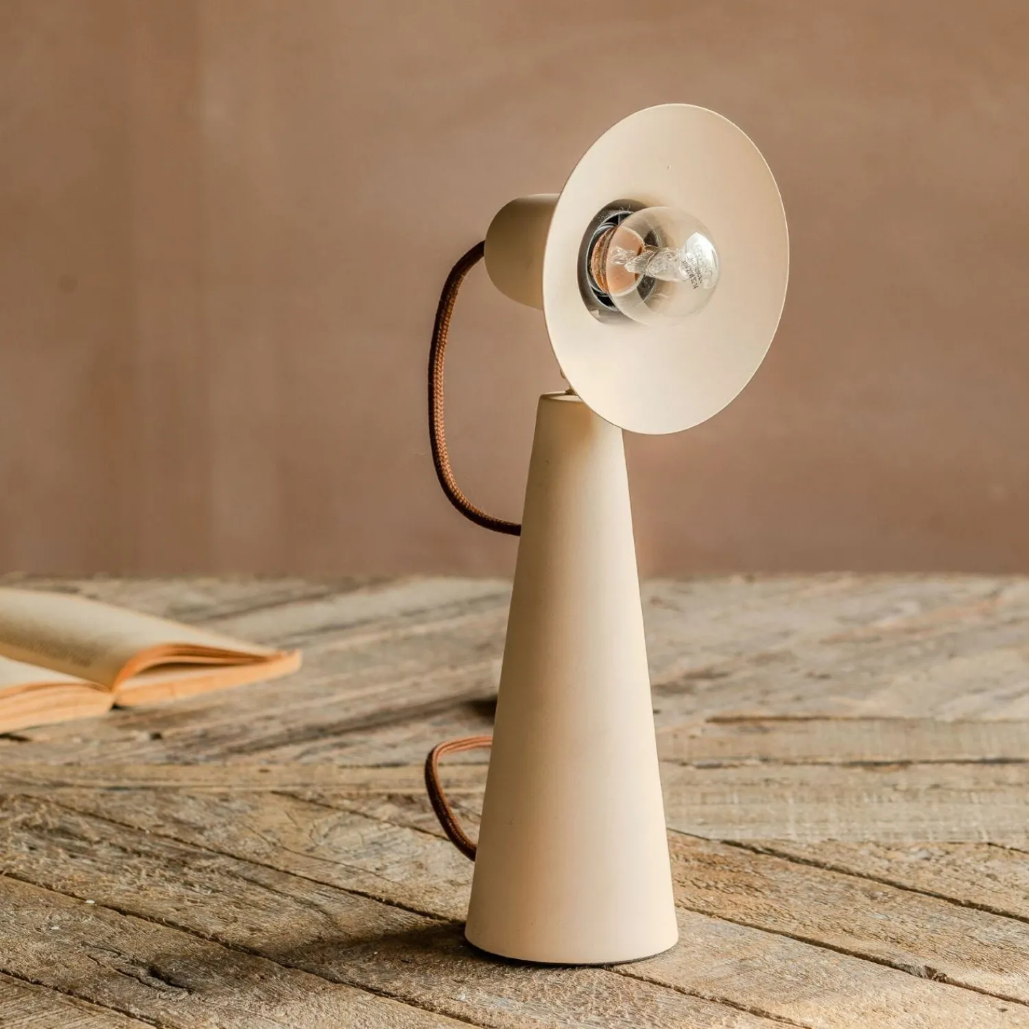 Graham & Green Monmouth Nude Table Lamp