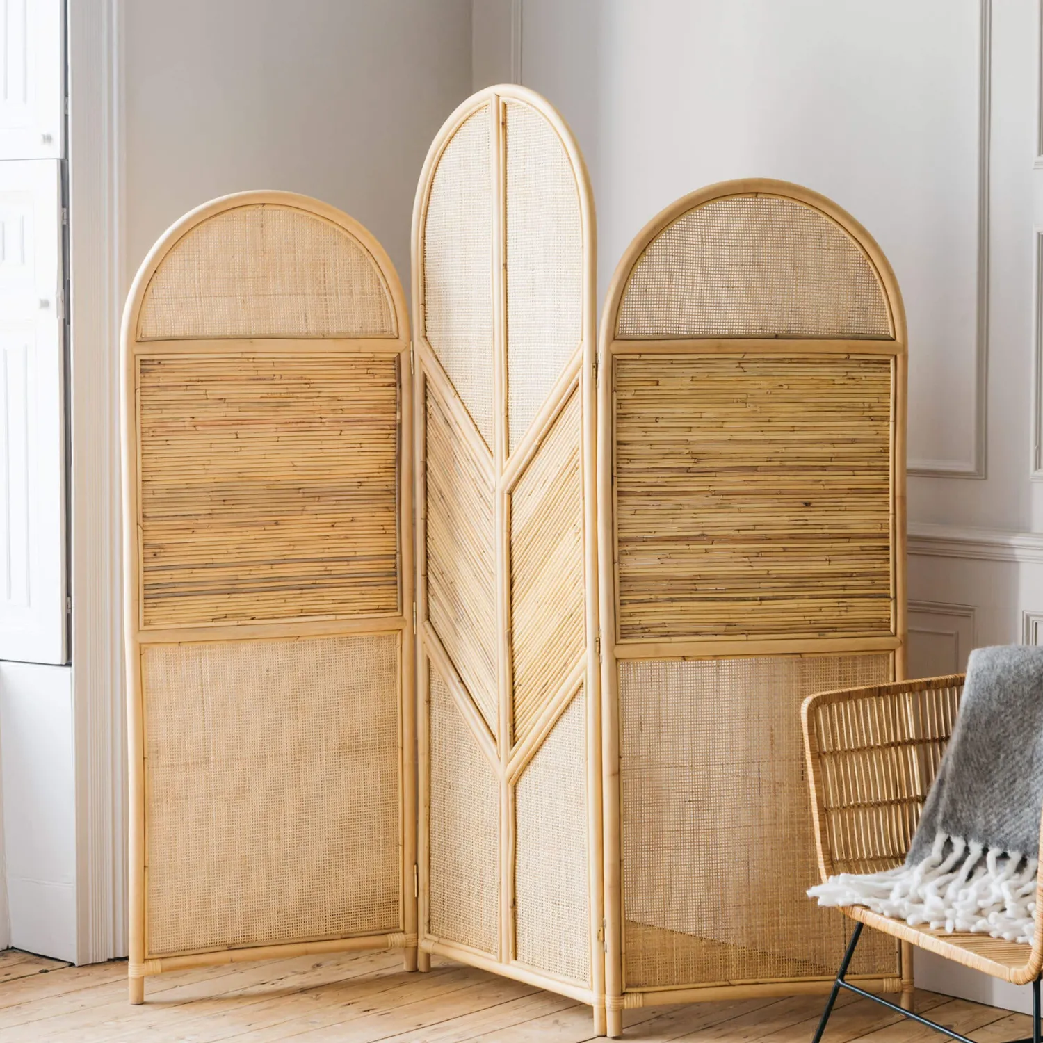 Graham & Green Natural Rattan Arched Screen