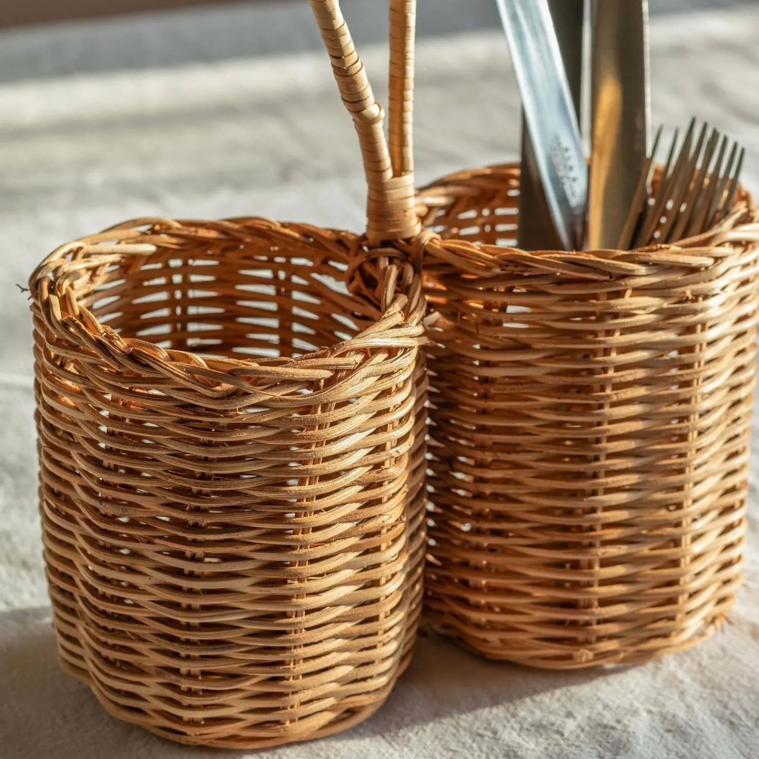 Graham & Green Rattan Double Bottle Holder
