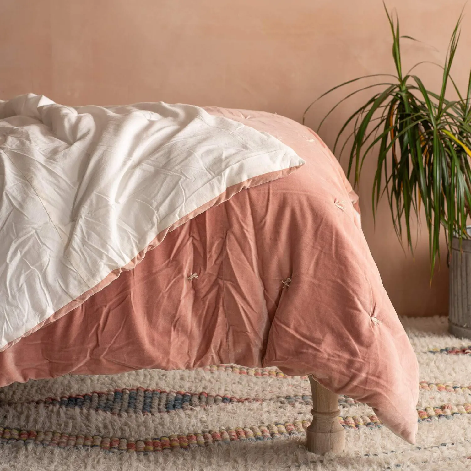 Graham & Green Rose Velvet Pebble Quilts