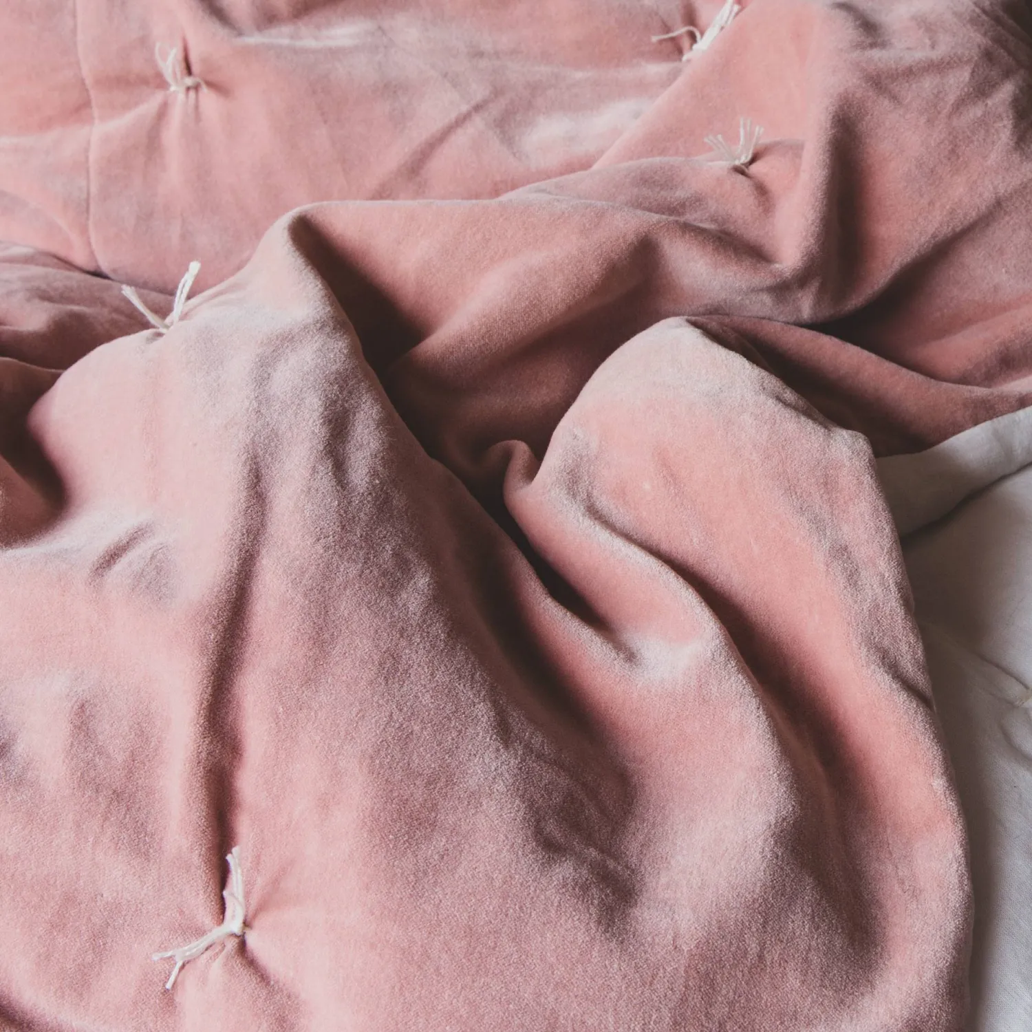 Graham & Green Rose Velvet Pebble Quilts