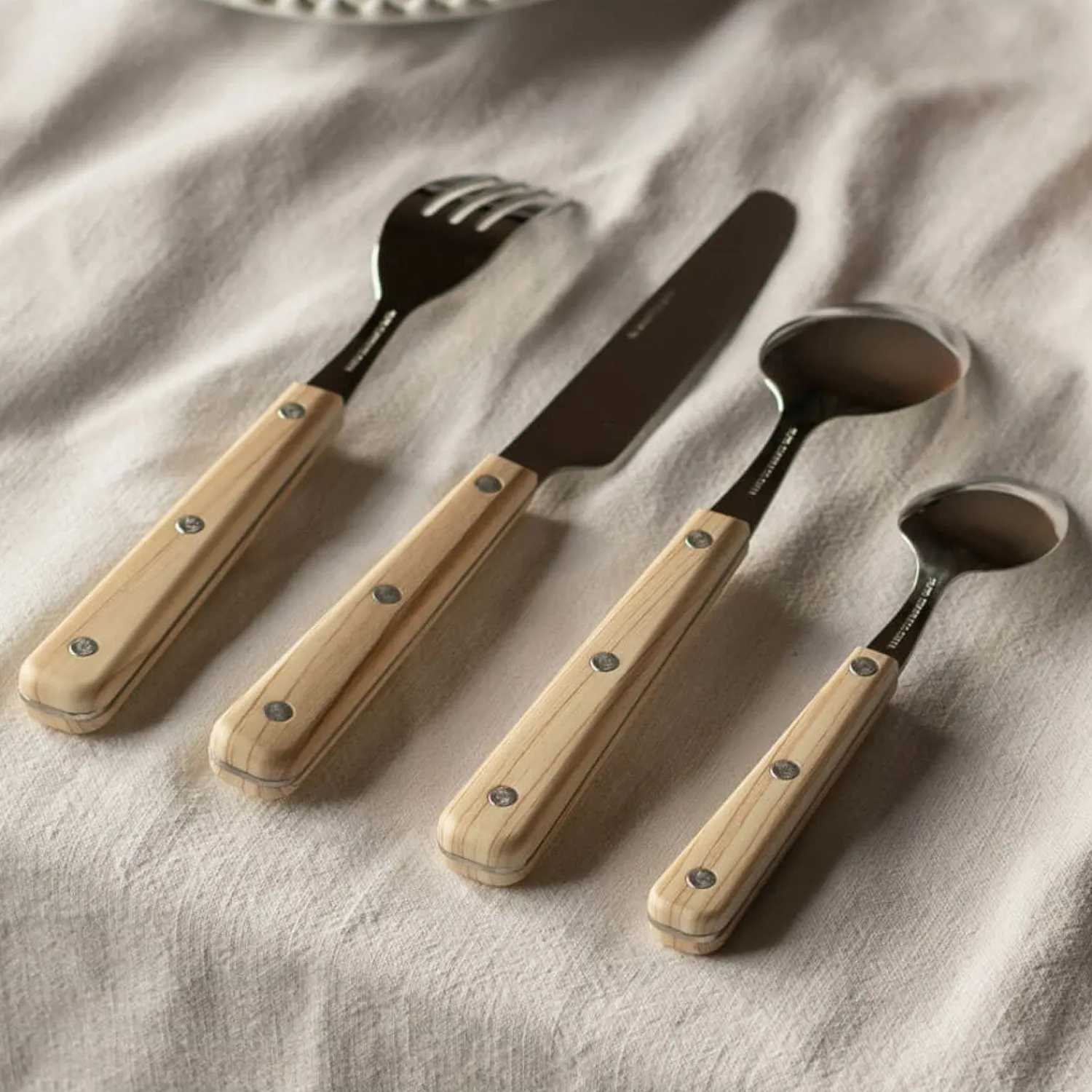 Graham & Green Set of 16 Cutlery Set