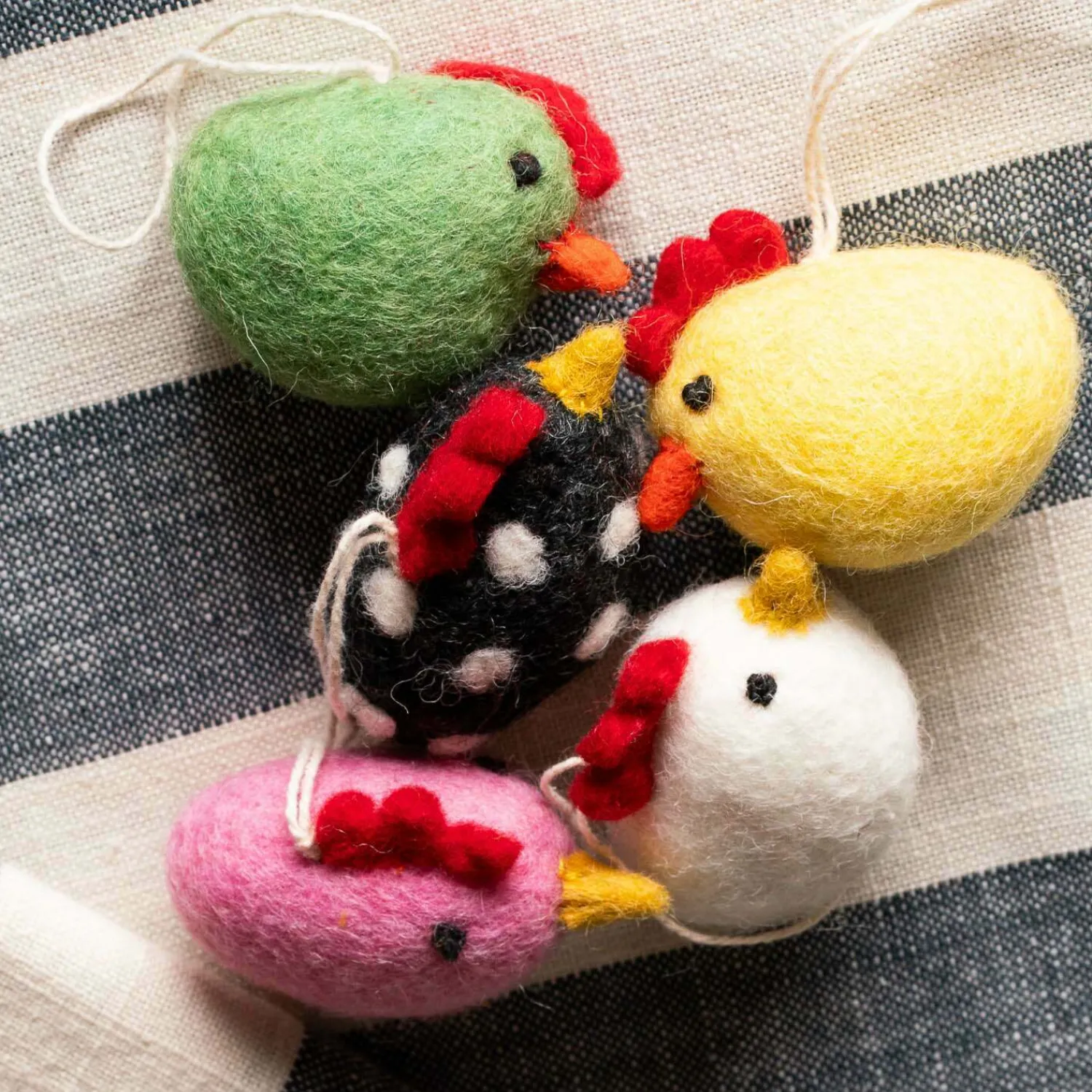 Graham & Green Set of Five Chick Hanging Decorations
