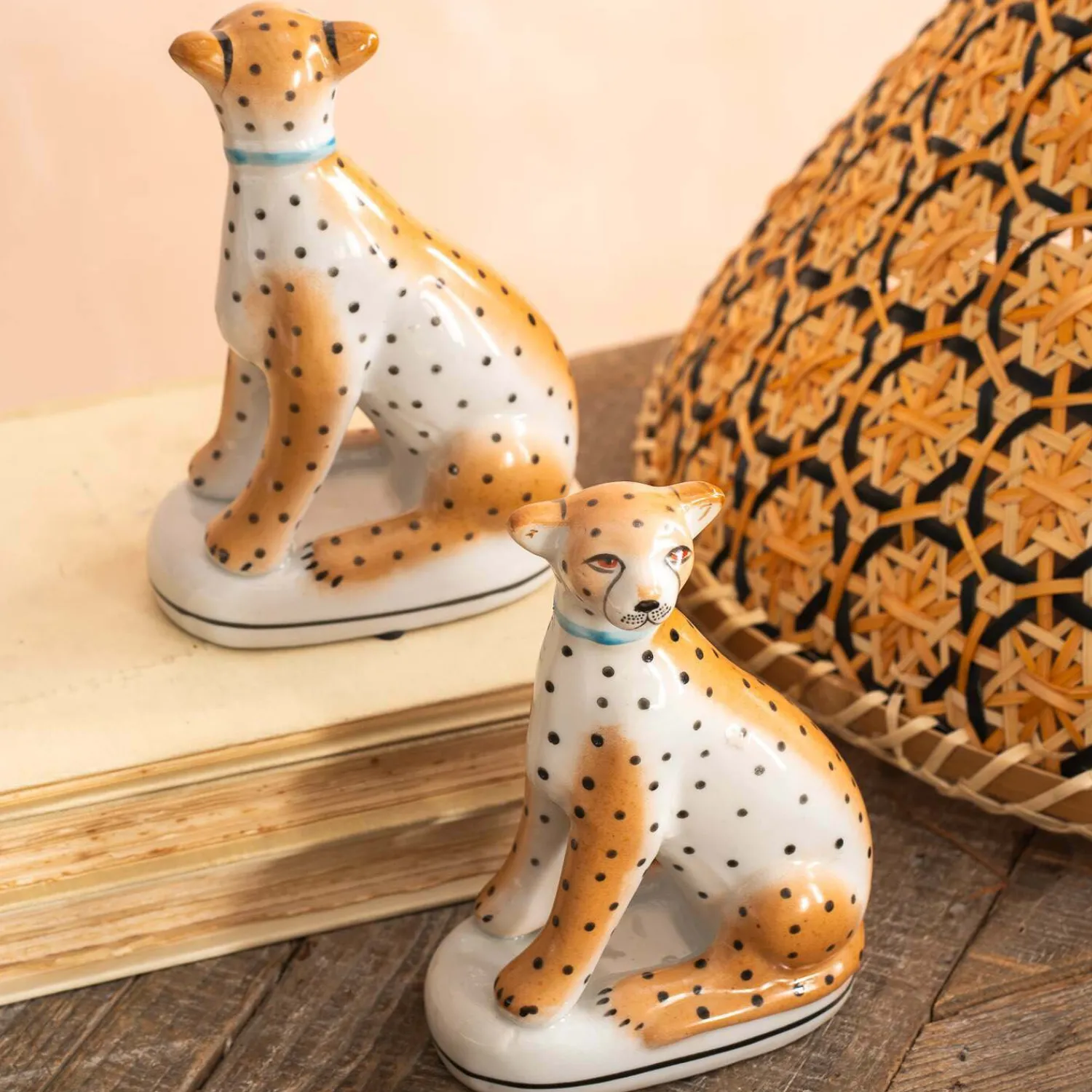 Graham & Green Set of Two Sitting Leopard Ornaments