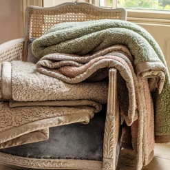 Graham & Green Sherpa Throw Blush