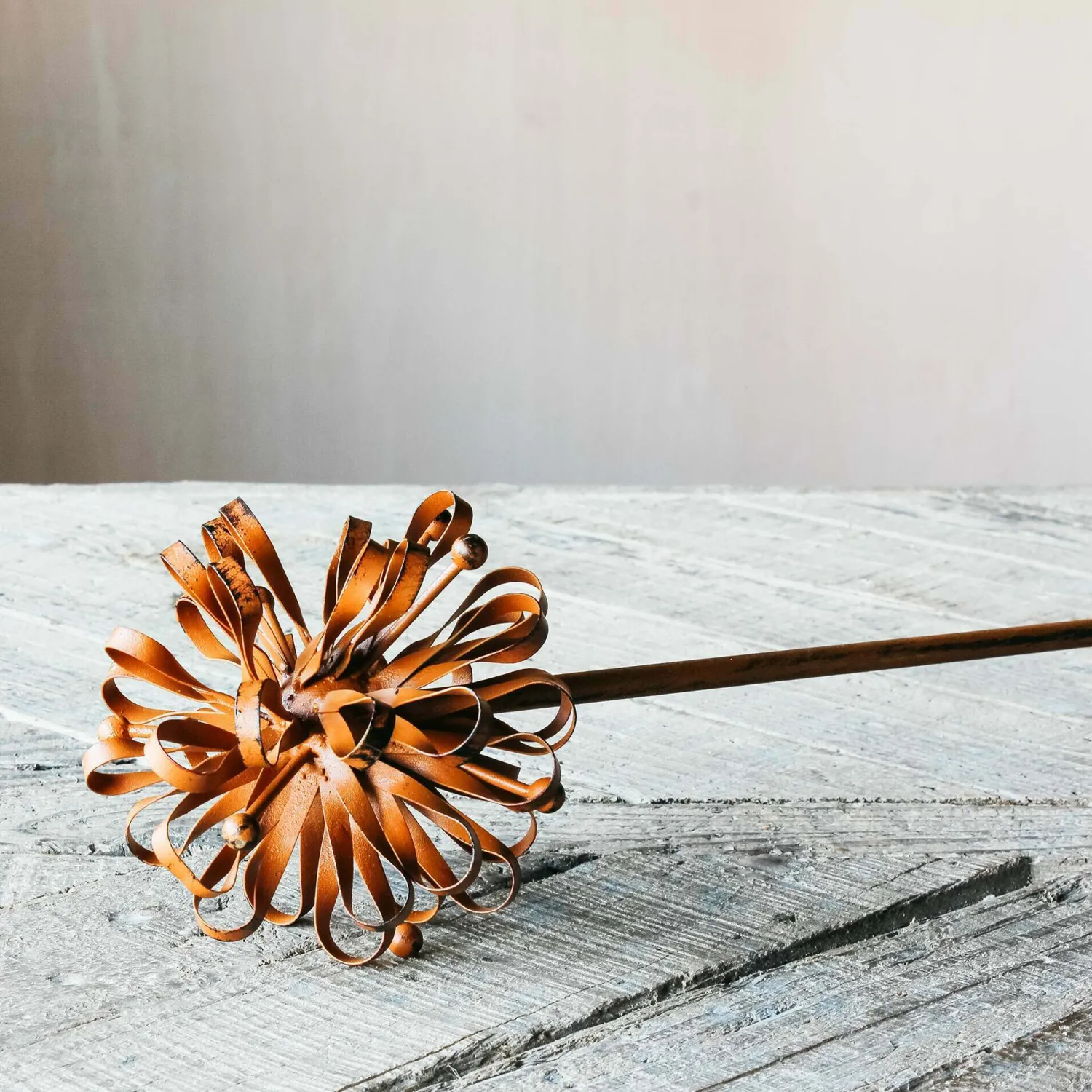 Graham & Green Small Dahlia Garden Stake