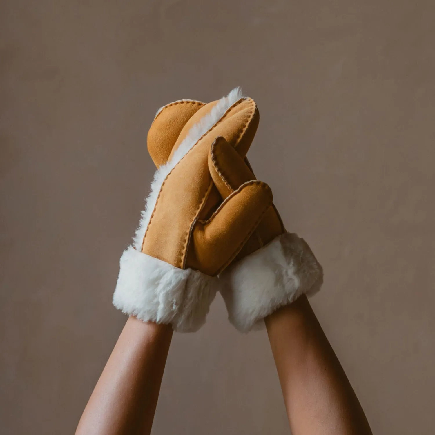 Graham & Green Tan Sheepskin Mittens