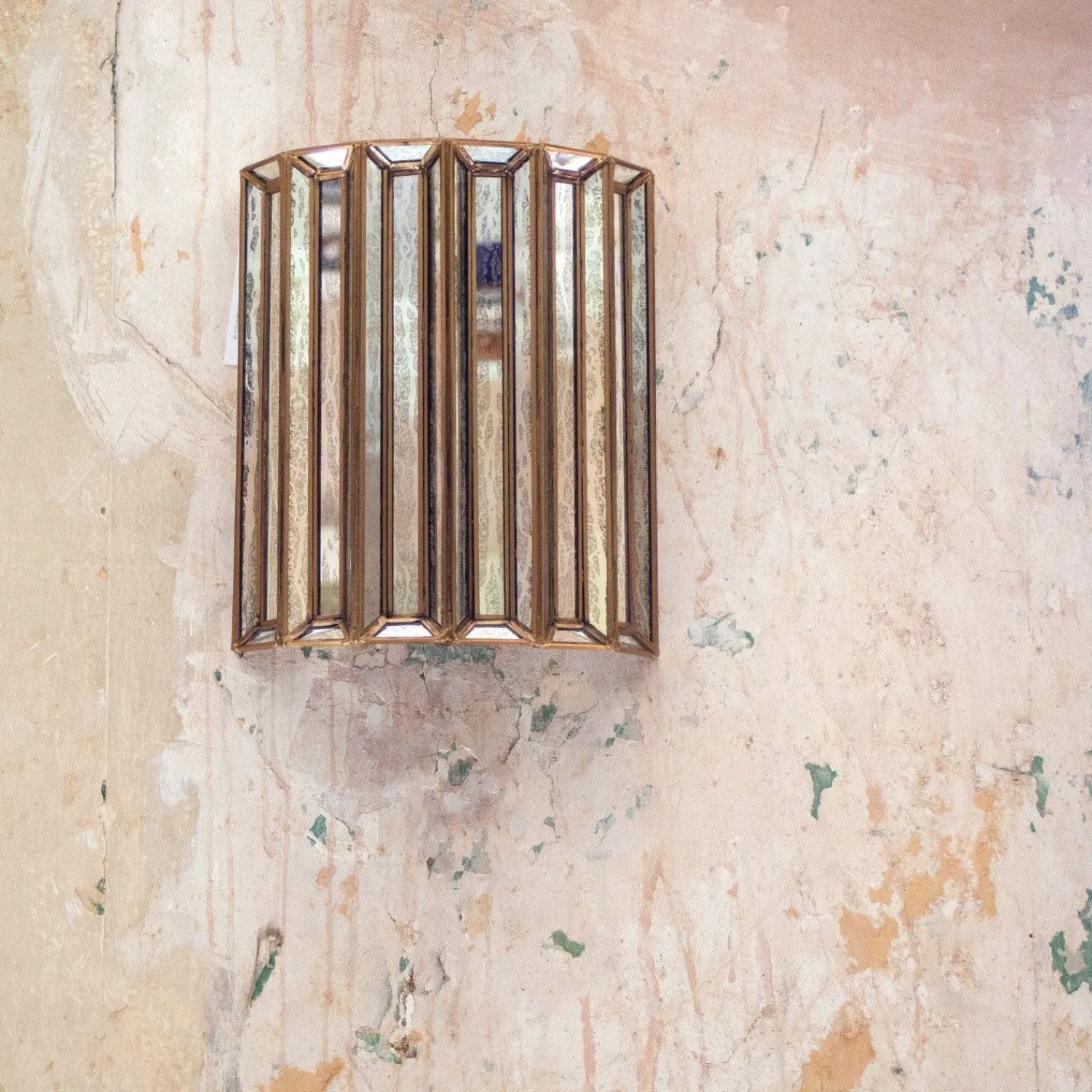 Graham & Green Truman Round Wall Light