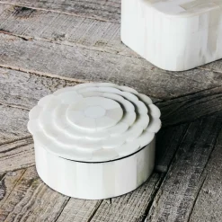 Graham & Green White Daisy Round Bone Box