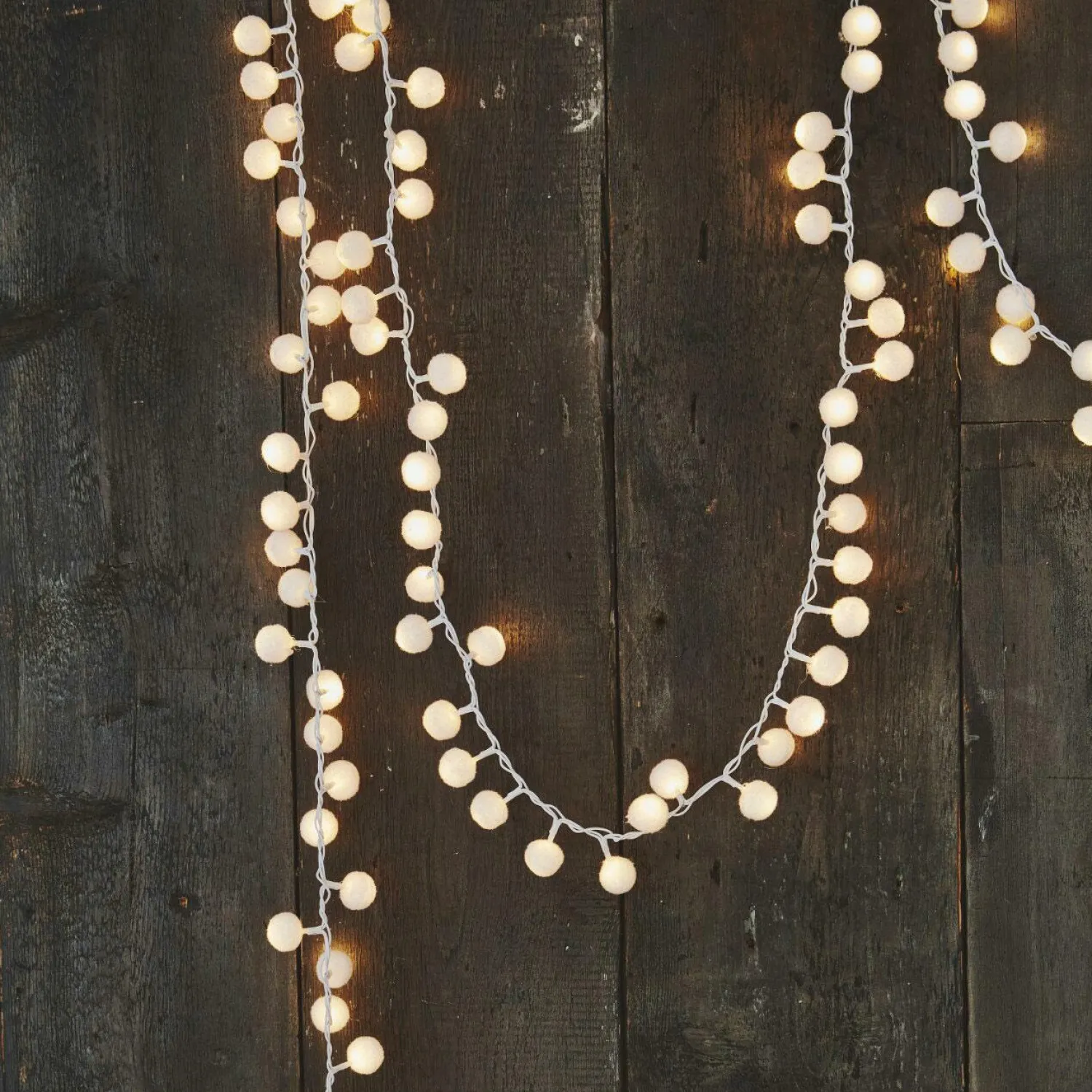 Graham & Green White Pom Pom Garland
