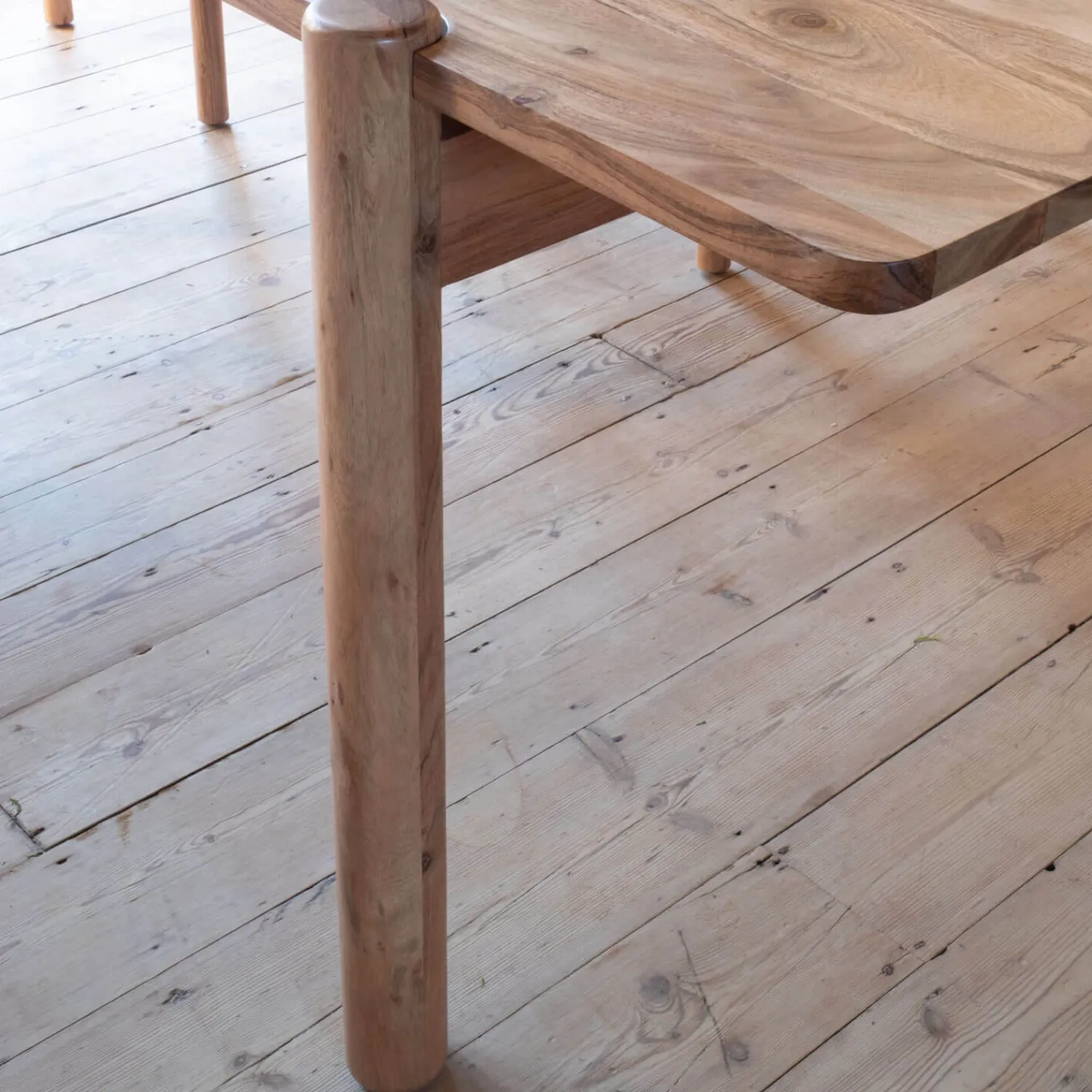 Graham & Green Wrenley 6 Seater Dining Table